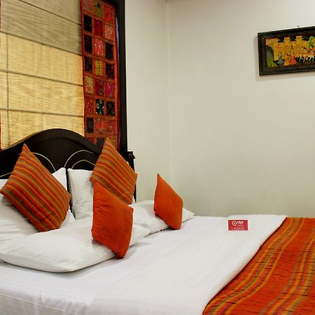 Oyo Premium Rajouri Garden Janta Market New Delhi Bagian luar foto