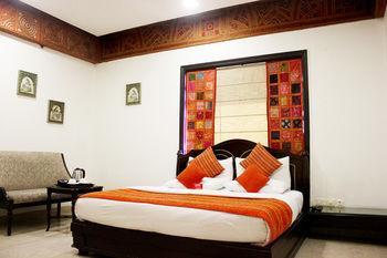 Oyo Premium Rajouri Garden Janta Market New Delhi Bagian luar foto