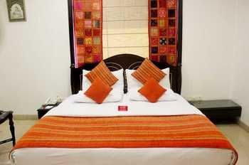 Oyo Premium Rajouri Garden Janta Market New Delhi Bagian luar foto